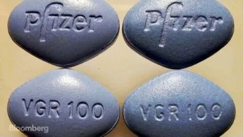 Comparison of genuine and counterfeit medication pills